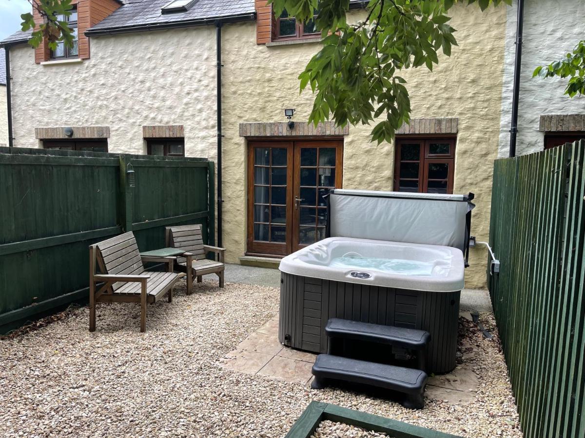 Cottage With Hot Tub In Pembrokeshire Haverfordwest Exterior foto